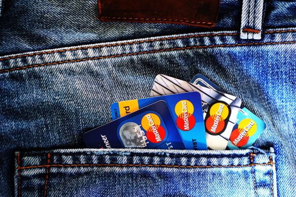 4 Factors to Consider While Comparing Credit Cards