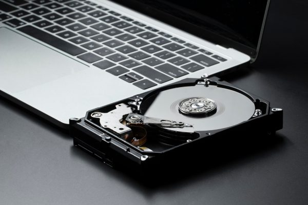 When Disaster Strikes: A Guide to Professional Data Recovery in Canada 24/7
